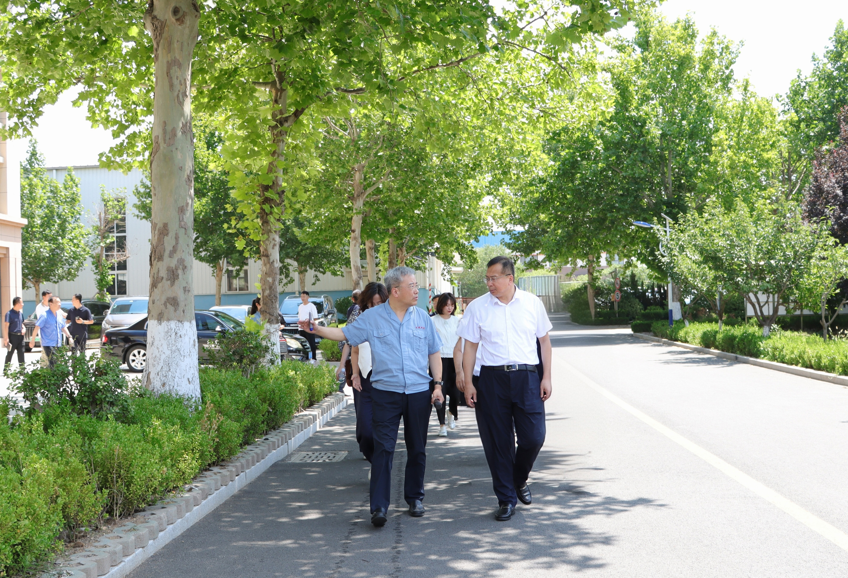 青島市科協(xié)黨組書(shū)記、主席王崇江一行 蒞臨青纜考察調(diào)研(圖1)